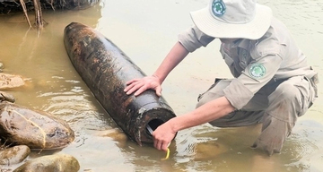 Phát hiện quả bom nặng 227kg chứa đầy thuốc nổ gần chợ ở thành phố Huế