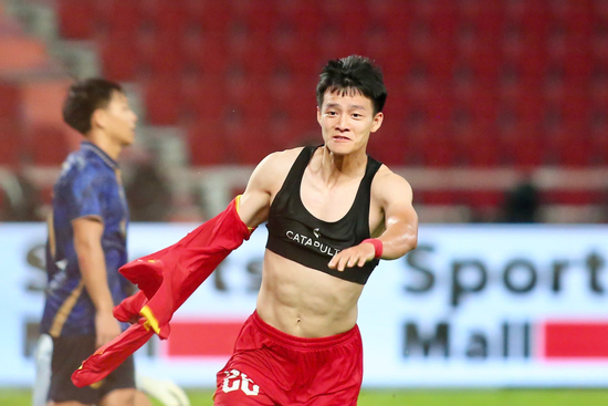 3 cầu thủ U22 Việt Nam sở hữu visual cháy sáng, đá nét như sony: Cơ bụng 6 múi cuồn cuộn hóa ra đều chăm làm 1 việc mỗi ngày