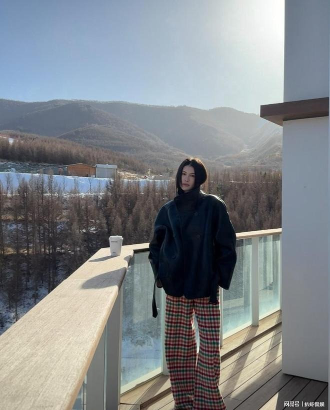 Bà xã tổng tài Trần Vỹ Đình khoe sắc vóc đẹp xuất sắc dù mới sinh con