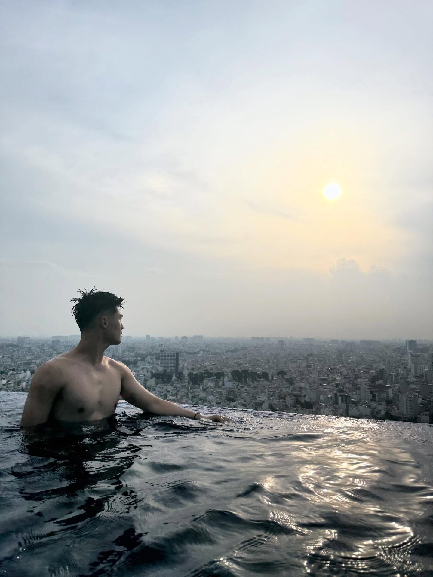 Chân dung thủ môn điển trai cao 1m90 bắt bóng siêu dính của U22 Việt Nam