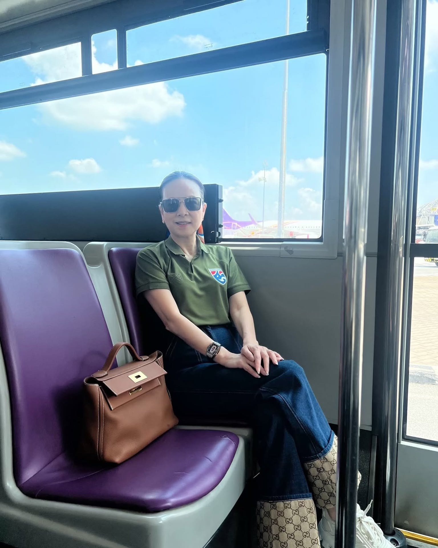 Bóc giá trang phục đắt đỏ của Madam Pang ở chung kết U22 Việt Nam gặp U22 Thái Lan