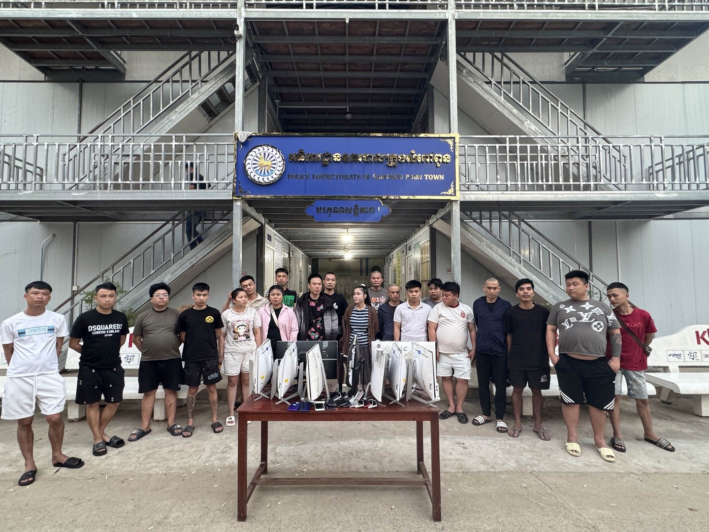 Hé lộ thủ đoạn đặc biệt của bà trùm sinh năm 1995 trong đường dây lừa 3.000 người 7.500 tỷ đồng - Ảnh 2.