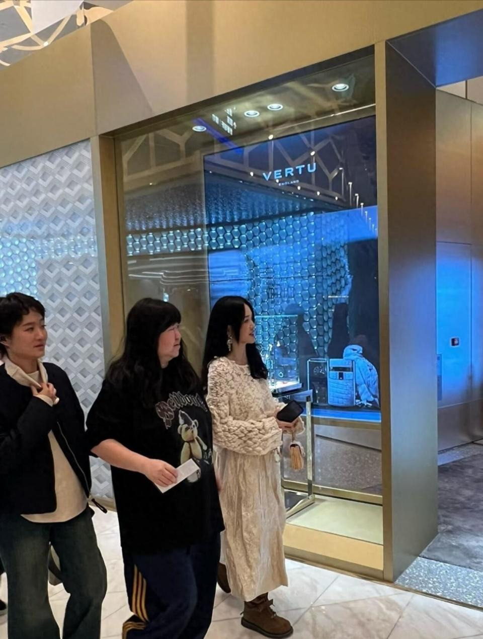 Hình ảnh bóc trần nhan sắc thật của Trần Kiều Ân có trẻ trung như tin đồn