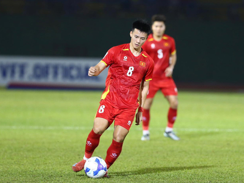 Loạt thông tin khủng về tiền đạo Nguyễn Thanh Nhàn giúp Việt Nam dẫn trước 3 2 trận gặp Thái Lan