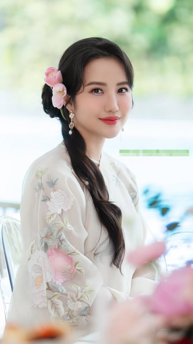 2 nhóc tì nhà ông chủ Saigon Square hiếm hoi lộ diện sinh ra đã ngậm thìa vàng