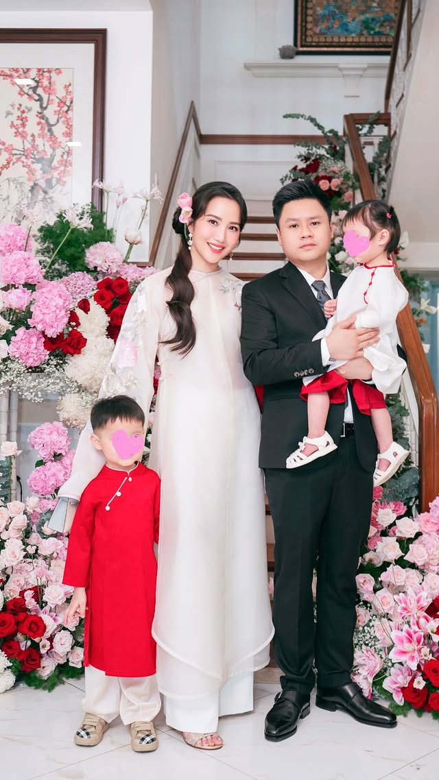 2 nhóc tì nhà ông chủ Saigon Square hiếm hoi lộ diện sinh ra đã ngậm thìa vàng