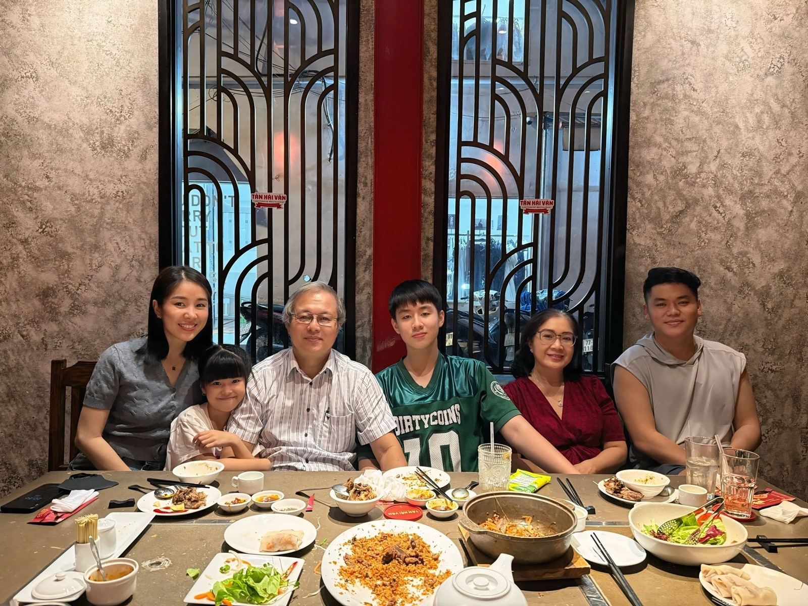 Con trai Lê Phương 13 tuổi vượt mốc 1m8 cao đụng trần nhà ngoại hình chuẩn soái ca