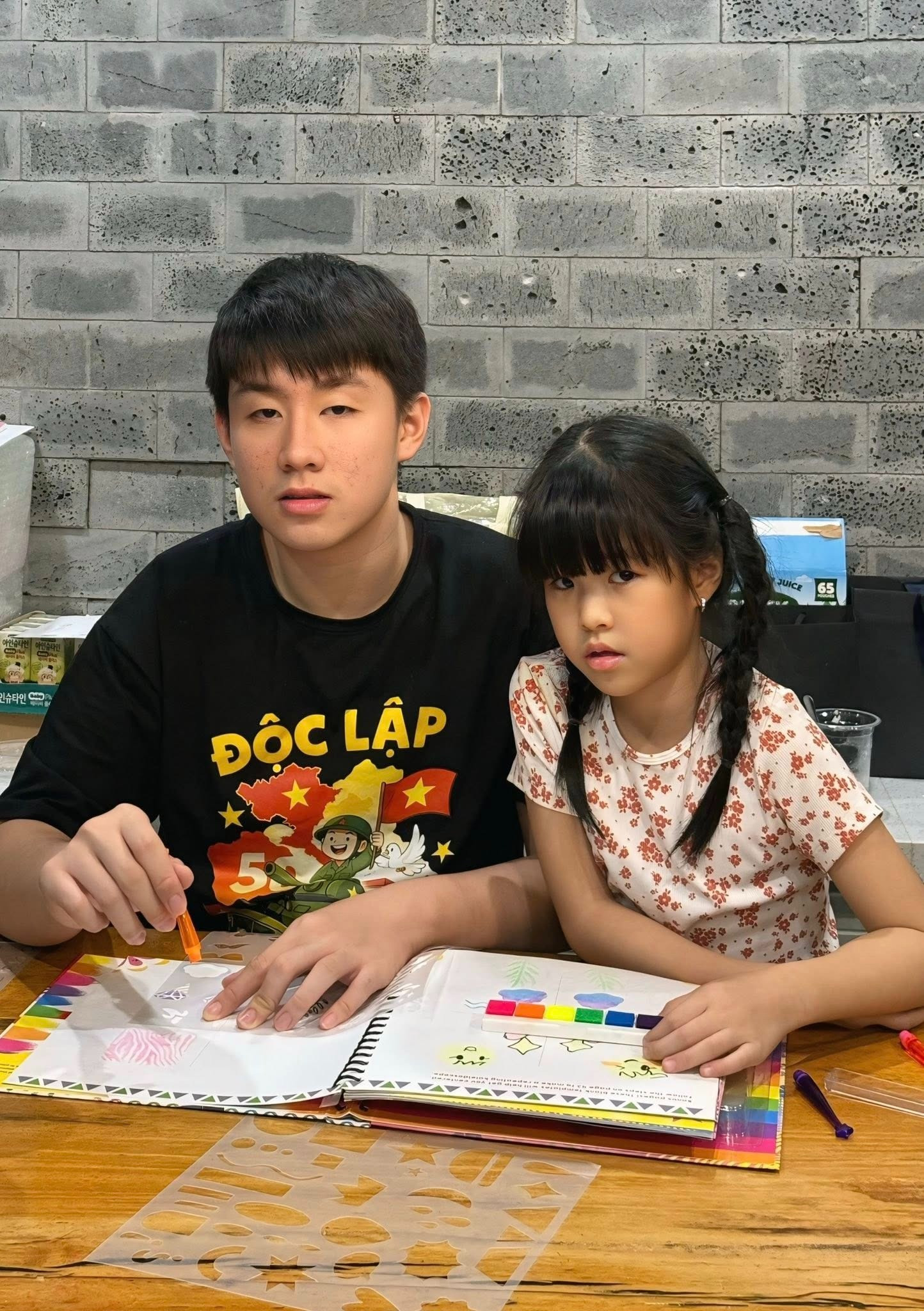 Con trai Lê Phương 13 tuổi vượt mốc 1m8 cao đụng trần nhà ngoại hình chuẩn soái ca