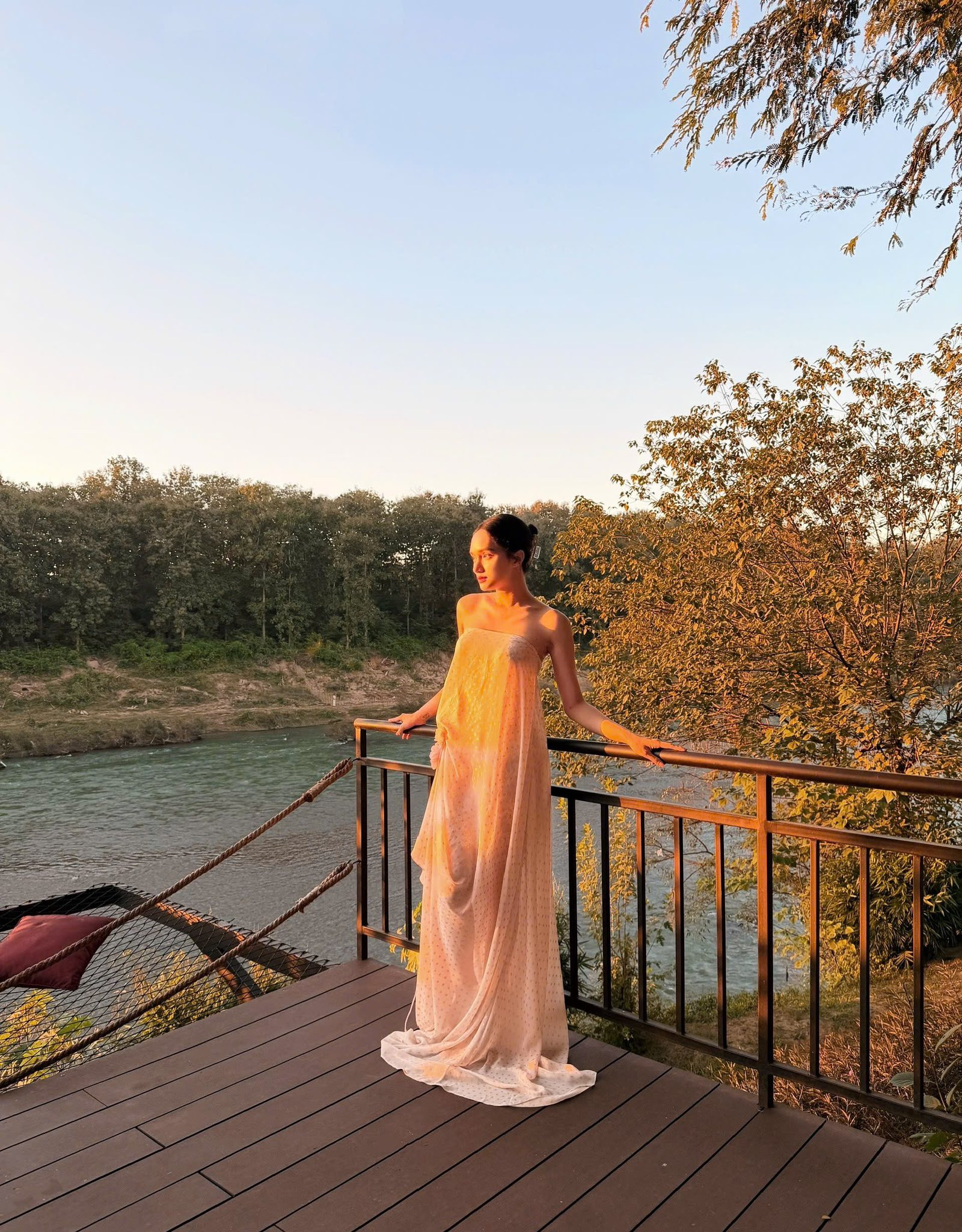 Hương Giang đi hâm nóng tình cảm bên Phú Cường khoảnh khắc tình tứ gây sốt