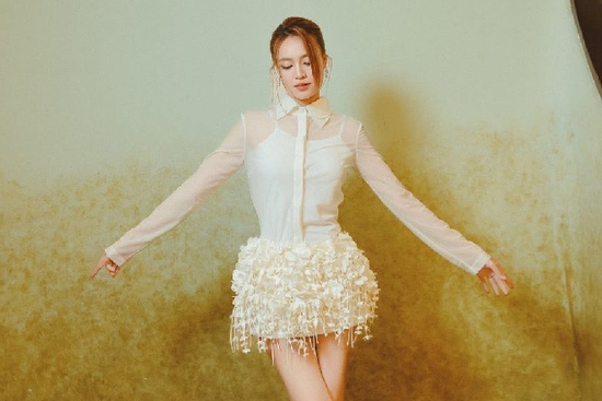 Lan Ngọc đăng ảnh đẹp, Trấn Thành để lại một câu khiến ai cũng phải zoom vào ảnh