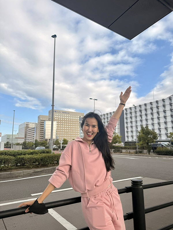 Võ Hạ Trâm tự tin khoe body thật, bắt đầu vào cuộc chơi 'không mỡ thừa' - Ảnh 3.