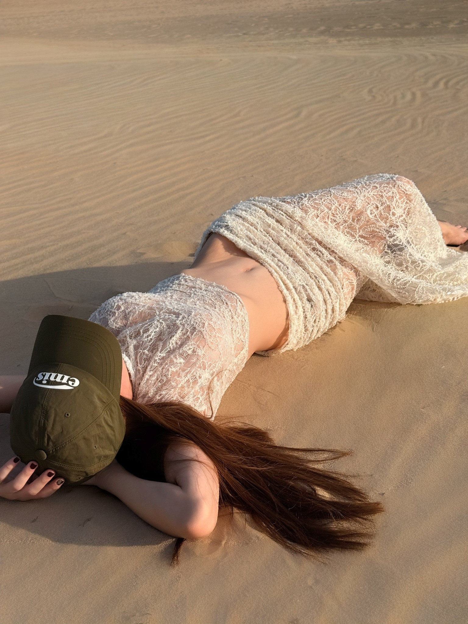 Hồ Ngọc Hà diện váy ren xuyên thấu khiến fan trầm trồ về vòng eo đẹp - Ảnh 5.