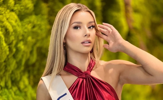 Sắc vóc đời thường gợi cảm của tân Miss Cosmo 2025