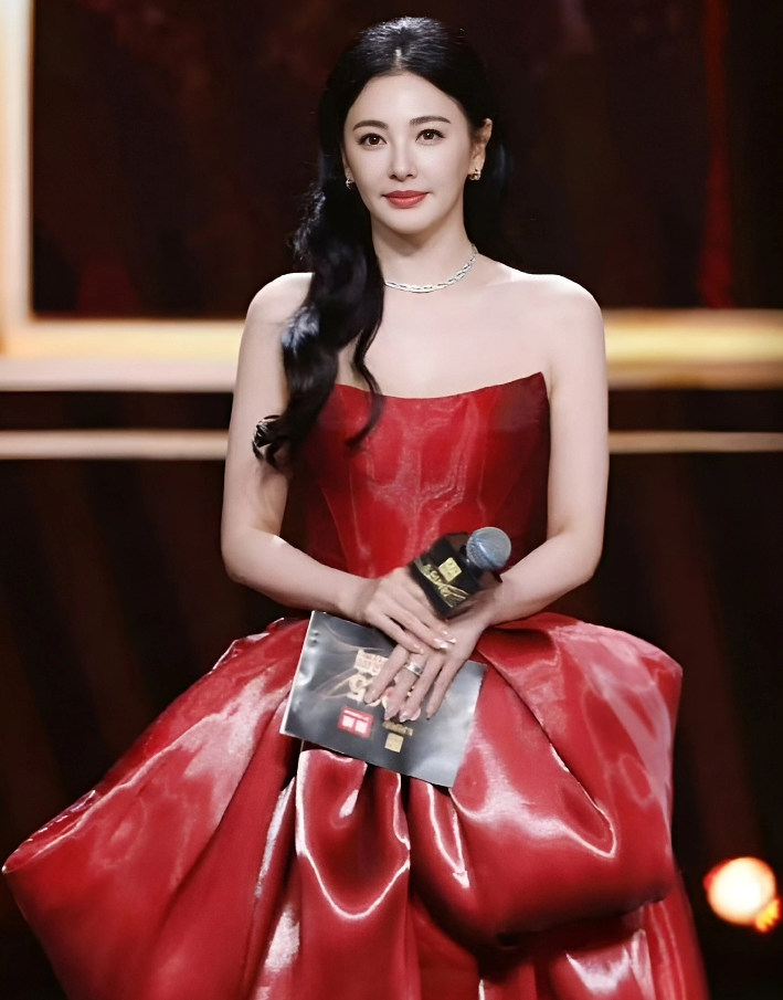 Trương Vũ Kỳ gây xôn xao vì gương mặt nhiều thay đổi, được nhận xét 'rất kém tự nhiên' - Ảnh 2