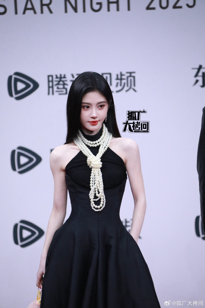 0077ahqlly1i8ik9pek0wj323v35s1ky