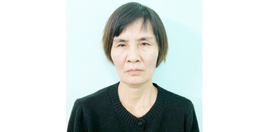 Hà Nội: Người phụ nữ lấy đồ, đánh đập, ép nữ sinh quỳ xin trả lại