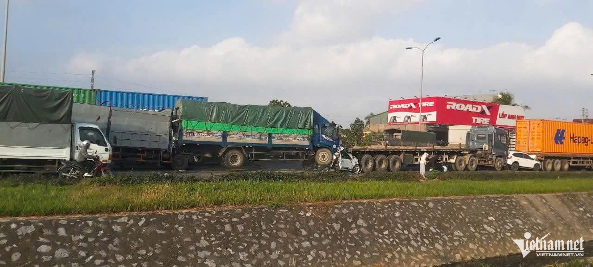 W-tai nạn liên hoàn Hải Phòng.JPG.jpg