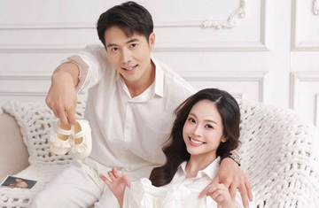 'MC có nụ cười đẹp nhất VTV' lần đầu khoe bụng bầu bên chồng kém 5 tuổi