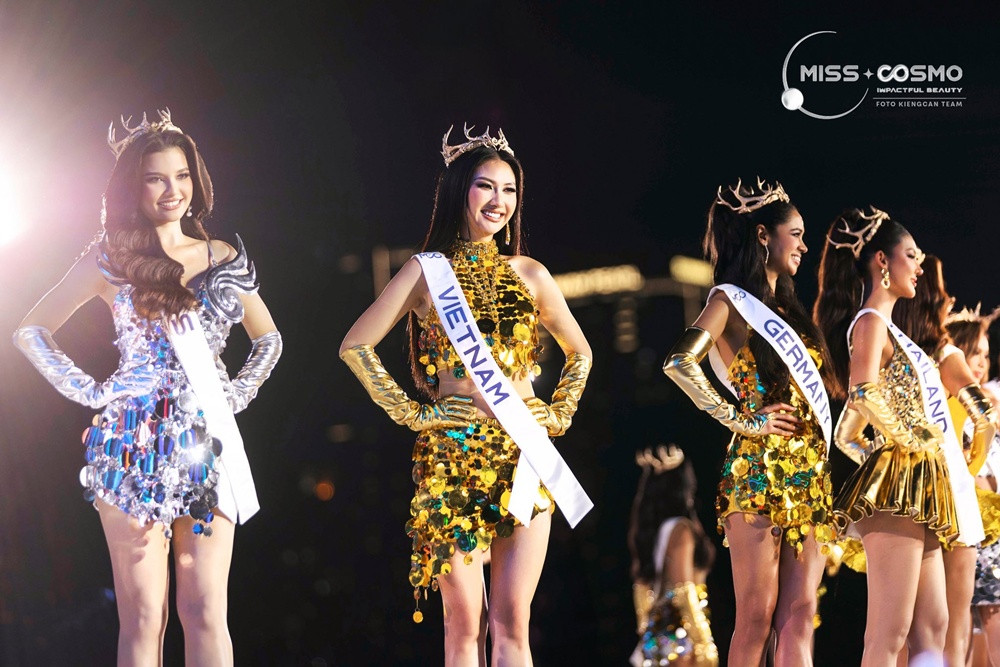 miss cosmo.jpg