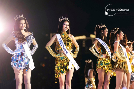 Miss Cosmo đáp trả căng sau Chung kết