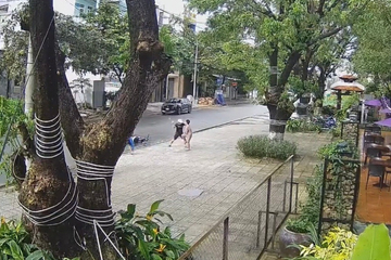 Danh tính người đàn ông chặn đường, đánh 3 đứa trẻ: Camera nhà dân ghi diễn biến gây bức xúc