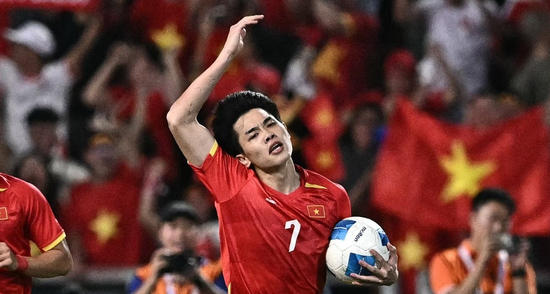 FIFA nói đúng 4 từ về U22 Việt Nam, khen Đình Bắc