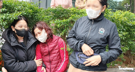 Hà Nội: Chợ cháy cận Tết, tiểu thương nghẹn ngào nhìn tài sản hóa tro