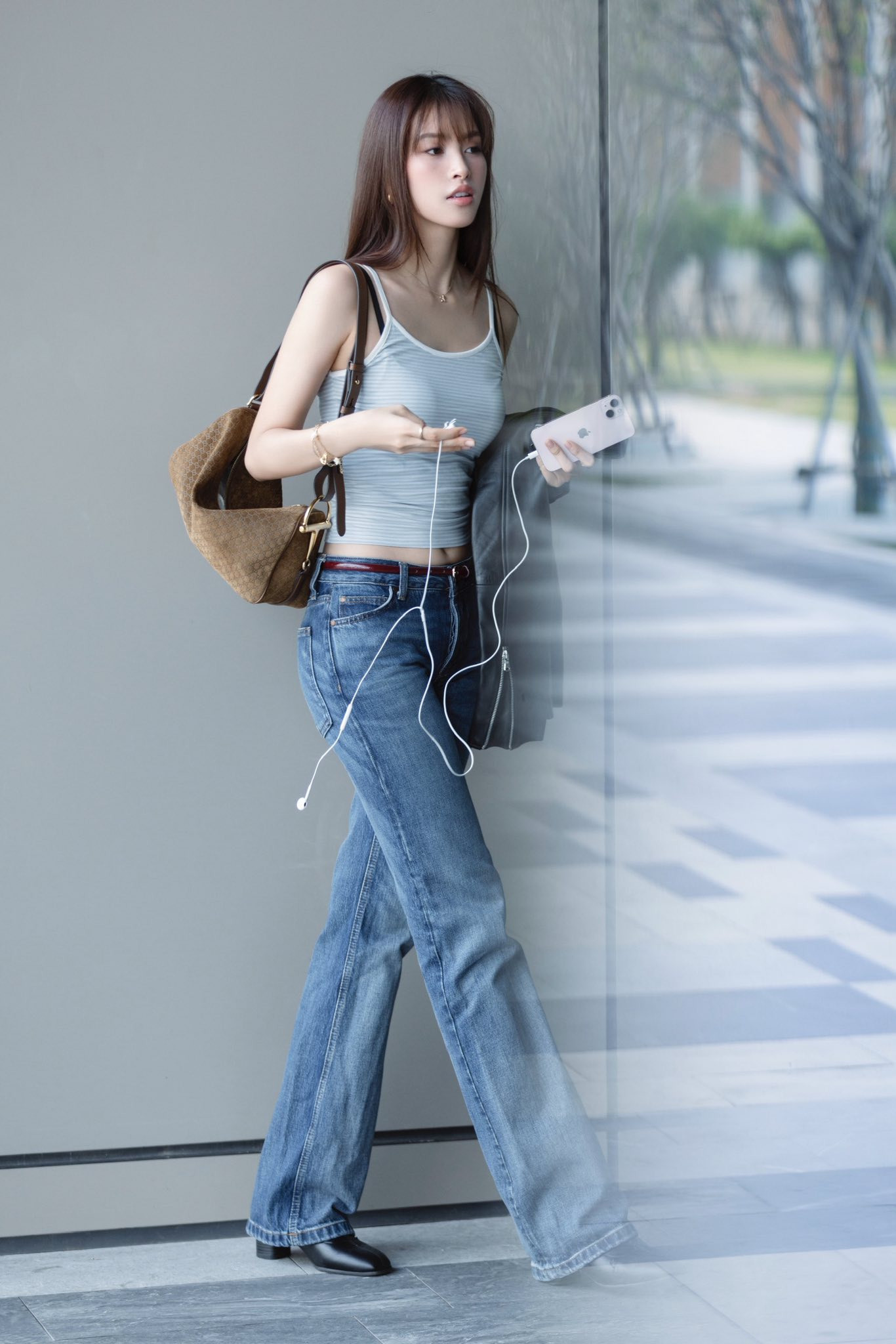 Hoa hậu Trần Tiểu Vy được khen đẹp nhất trend 'trạm tỷ' nhưng lại mắc lỗi ở một chi tiết  - Ảnh 10.