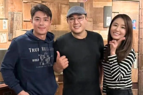 Lâm Tâm Như và Hoắc Kiến Hoa 'gây bão' khi đi ăn ở nhà hàng bình dân