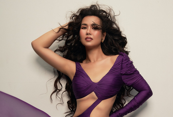 Loạt ảnh quyến rũ của Võ Hạ Trâm khiến chồng Ấn Độ 'nhận không ra'