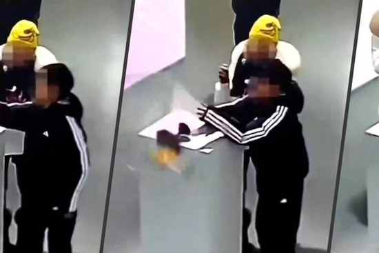 Mẹ mải chụp ảnh, con trai làm vỡ chiếc vương miện hơn 7 tỷ đồng