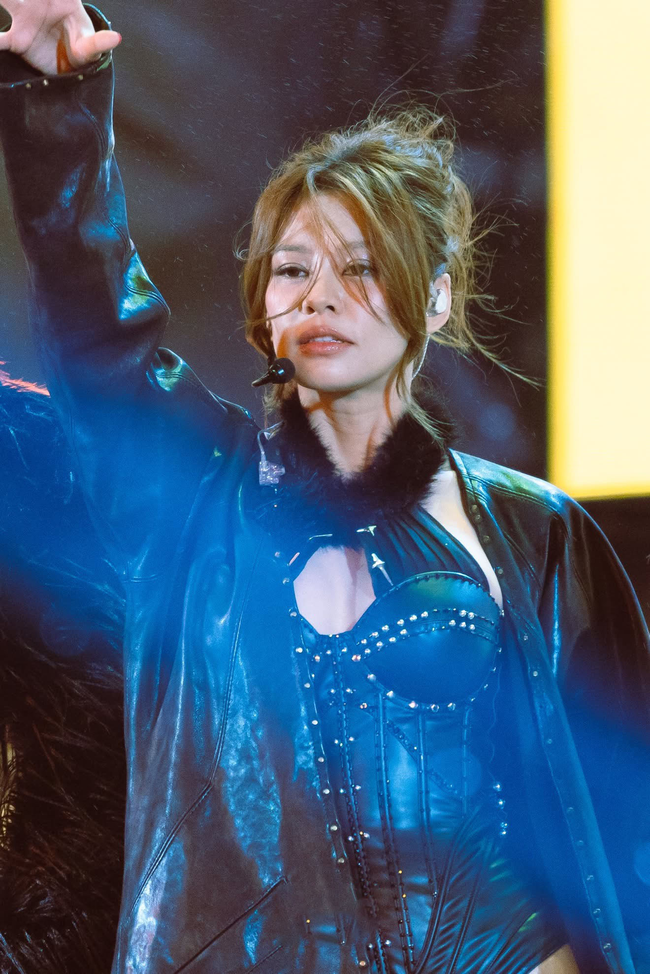 Nữ ca sĩ đình đám khiến cõi mạng