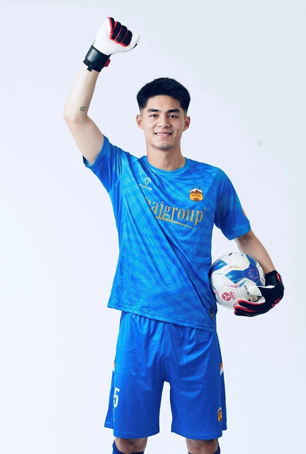 Thủ môn Trần Trung Kiên của U22 Việt Nam bất ngờ trở thành