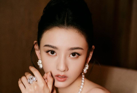 Đúng ngày mai, thứ Năm 25/12/2025, 3 con giáp xòe tay hứng 'mưa vàng mưa bạc', công việc thuận lợi