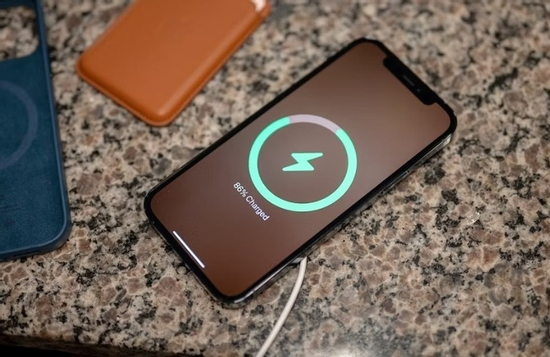 Cách bật chế độ sạc nhanh trên iPhone