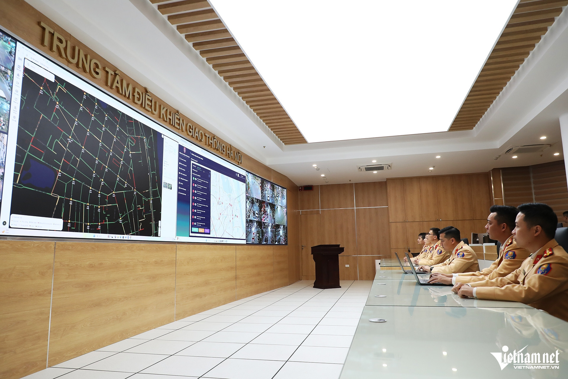 W-trung tam AI CA HN.JPG.jpg