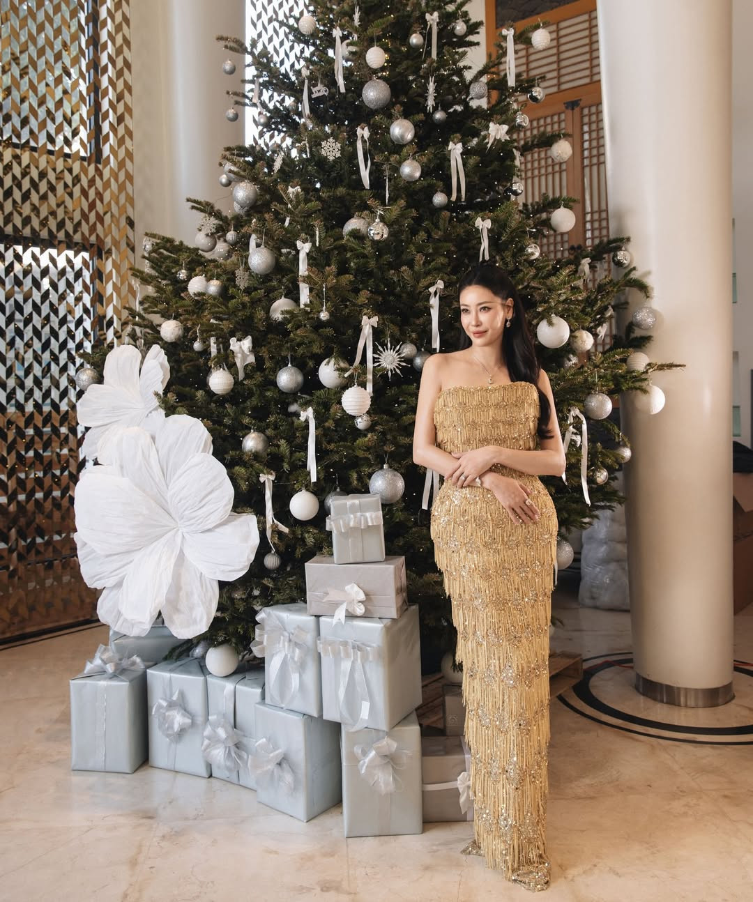 Hoa hậu Hà Kiều Anh và con gái Viann diện đồ sang chảnh  đón Giáng sinh - Ảnh 7.