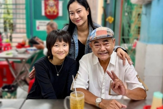 Mối quan hệ giữa con gái riêng của NSND Việt Anh và vợ trẻ kém 36 tuổi ra sao?