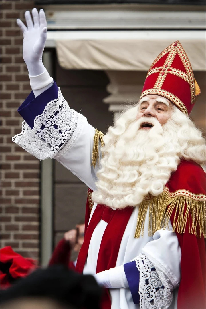 Sinterklaas được coi như một
