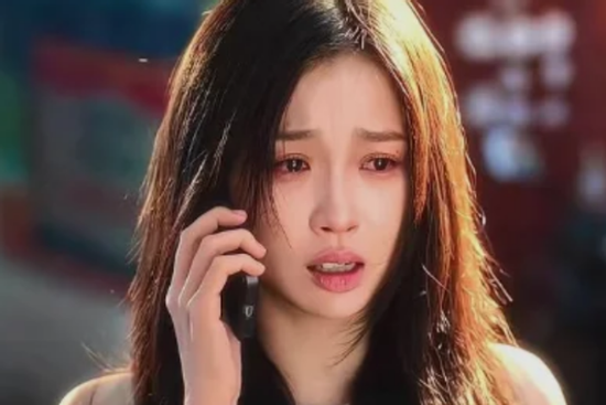 Tái xuất với 'Song quỹ', Ngu Thư Hân bị chê 'cảnh khóc giả đến khó tin'