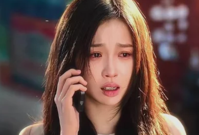 Tái xuất với 'Song quỹ', Ngu Thư Hân bị chê 'cảnh khóc giả đến khó tin' - Ảnh 1