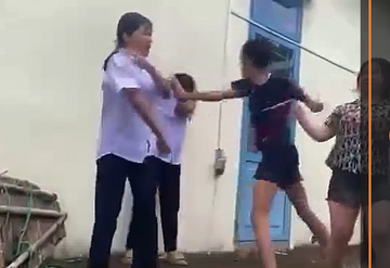 Clip ghi lại cảnh nữ sinh ở Đà Nẵng 'đứng chịu trận' gây dậy sóng mạng xã hội
