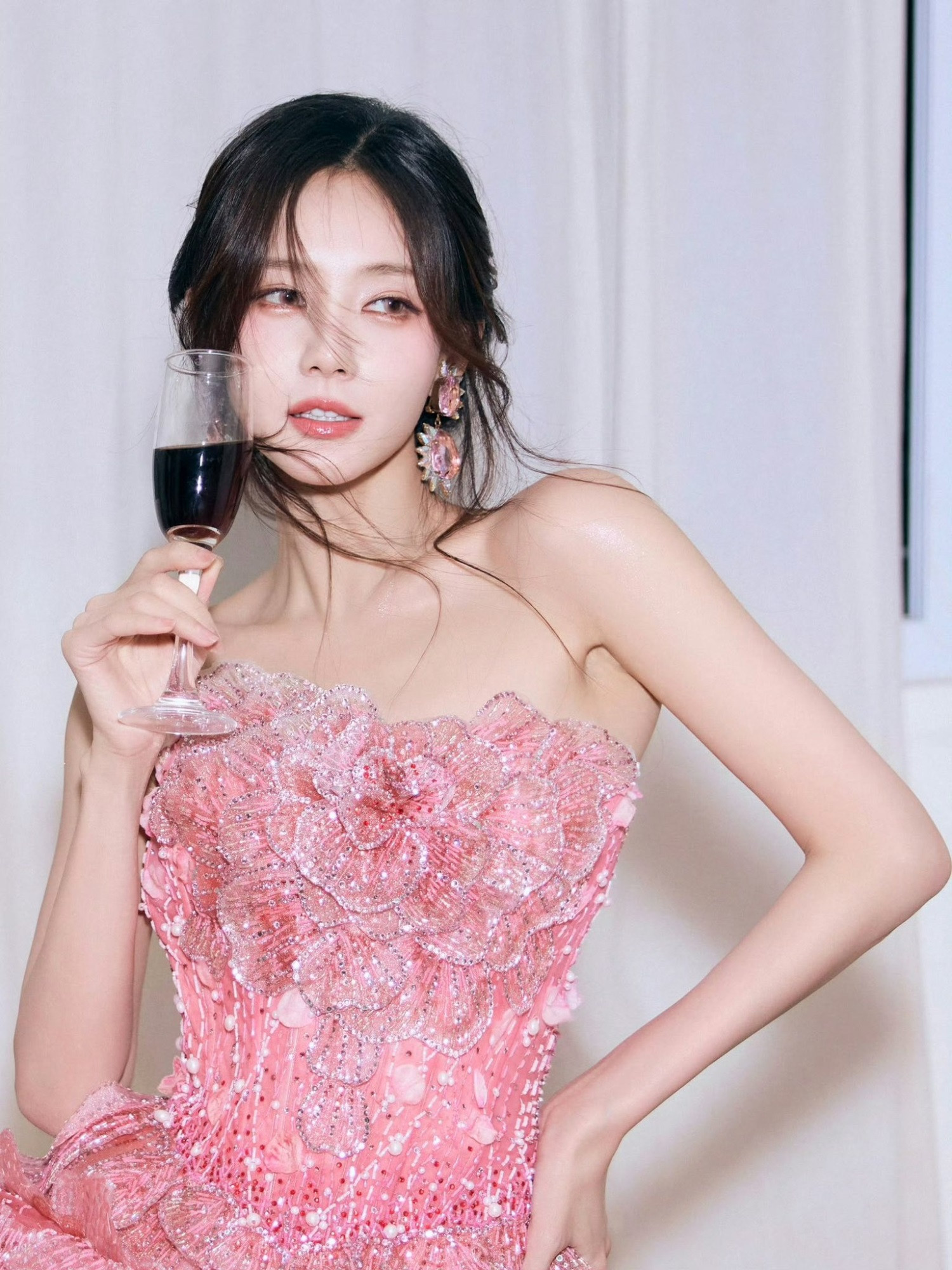 Cuối ngày hôm nay (26/12/2025), 3 con giáp 'đeo vàng trĩu lưng, rinh bạc về nhà', ung dung hốt hết tài lộc của thiên hạ - Ảnh 3