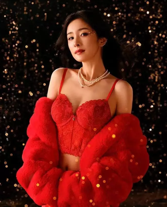 Cuối ngày hôm nay (26/12/2025), 3 con giáp 'đeo vàng trĩu lưng, rinh bạc về nhà', ung dung hốt hết tài lộc của thiên hạ - Ảnh 2