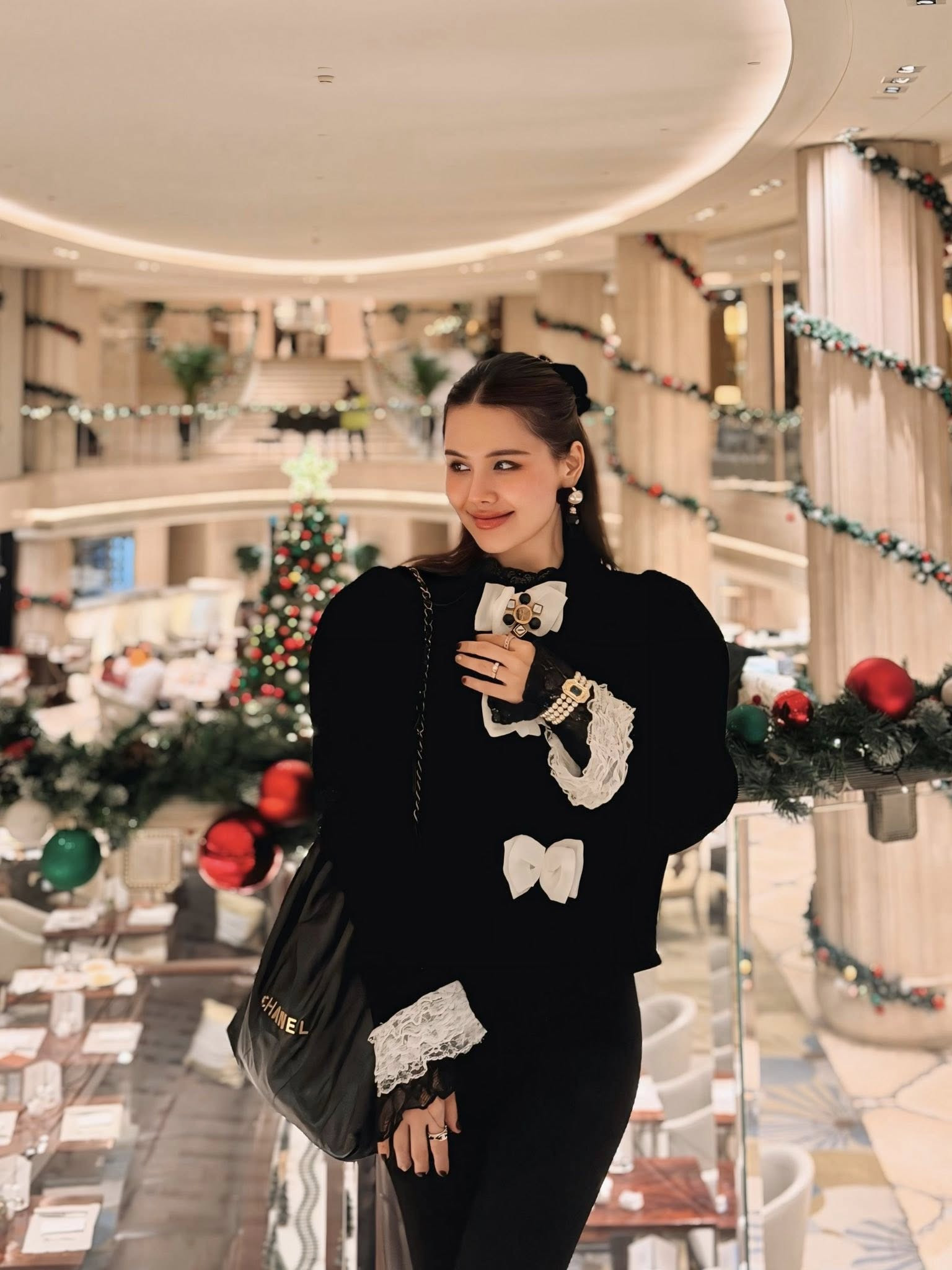 Phanh Lee và bộ ảnh Giáng sinh cùng hai con gây sốt trên mạng xã hội - Ảnh 3.