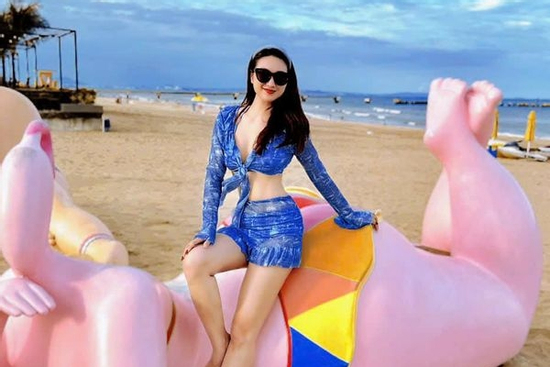 Nữ ca sĩ hủy hôn trước ngày cưới 1 tuần, nhiều đại gia nghìn tỷ vây quanh: 34 tuổi mẹ vẫn chăm như em bé