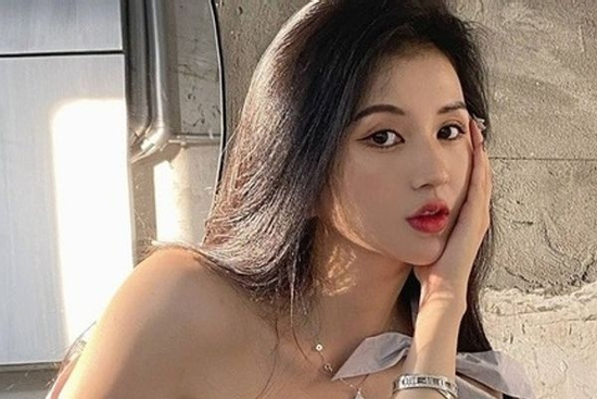 Bi kịch của nữ người mẫu xinh đẹp bị nhiễm trùng, tử vong sau khi hút mỡ