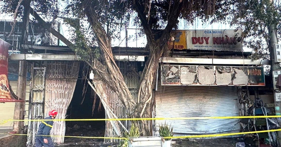 Cháy tiệm điện nước, 4 người trong gia đình tử vong