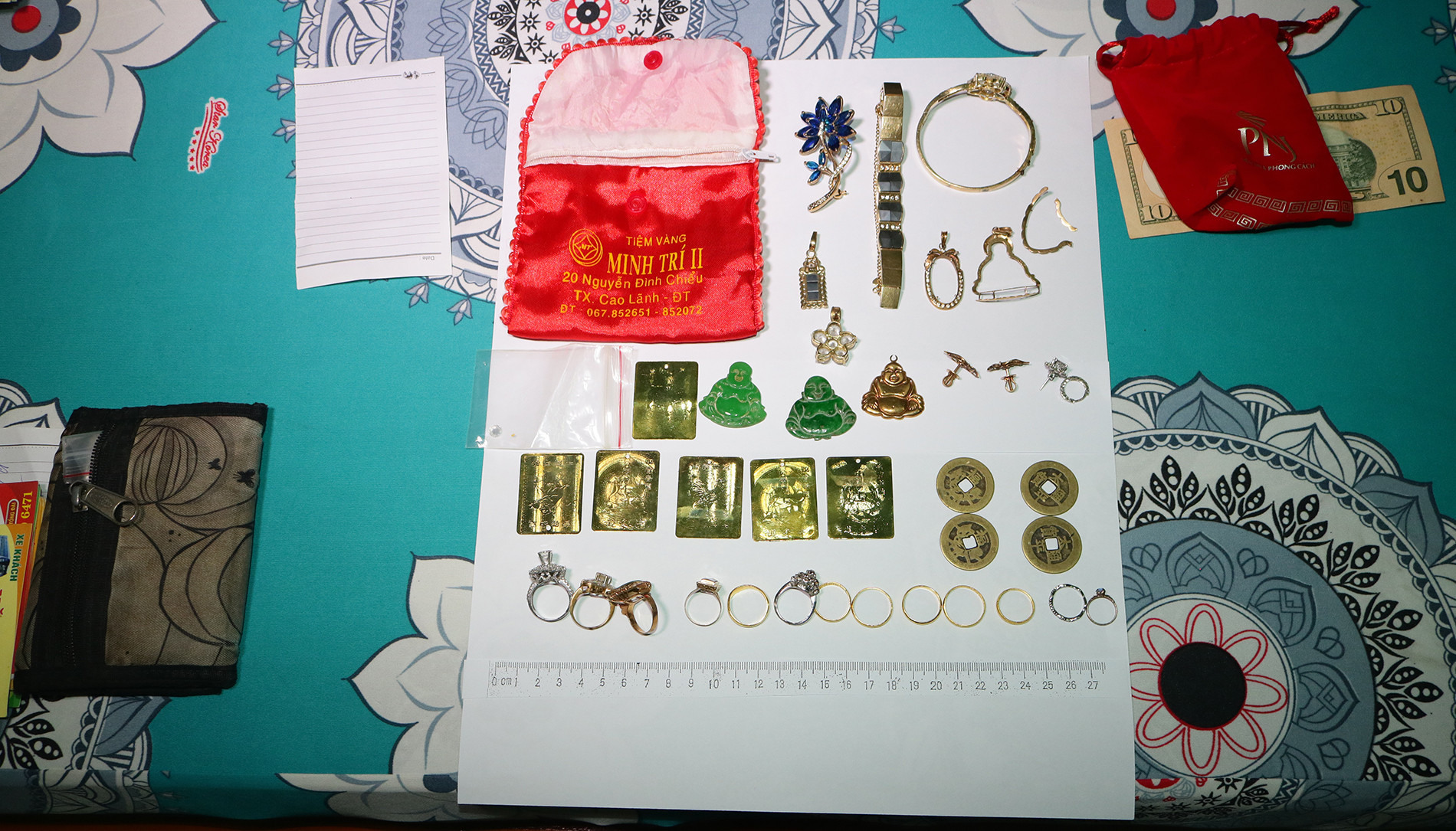 số trang sức ma Mai trộm.JPG