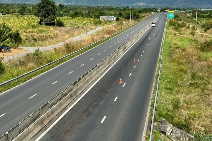 Hiện trường trên cao tốc Vĩnh Hảo - Phan Thiết tại Km 229 qua xã Hàm Kiệm. Ảnh: baolamdong.vn